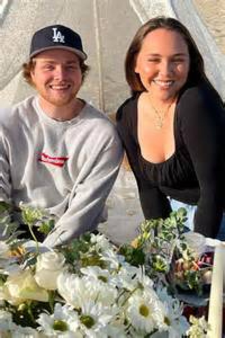 Girlfriend-Boyfriend Kouvr Annon & Alex Warren in a funny pose.