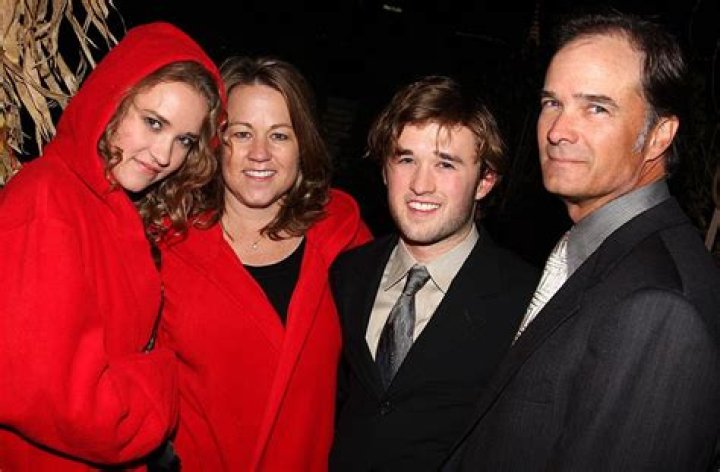 Haley Joel Osment Death News – Real Or Hoax? Family And Net Worth