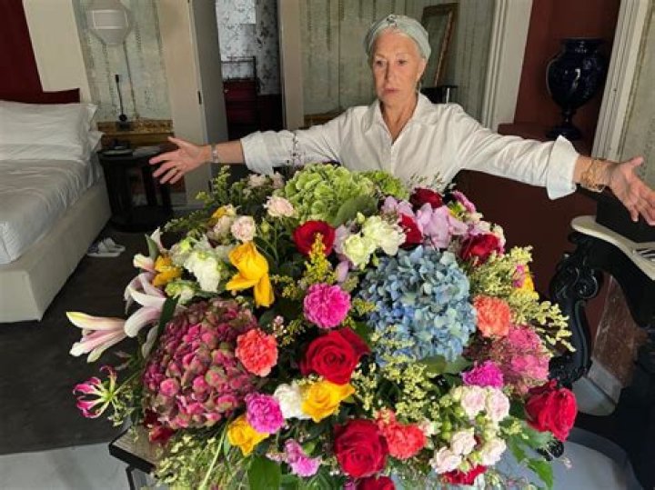 Helen Mirren’s Net Worth : Career & Lifestyle