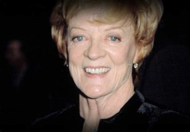 Maggie Smith Net Worth - Wiki, Age, Weight and Height, Relationships, Family, and More