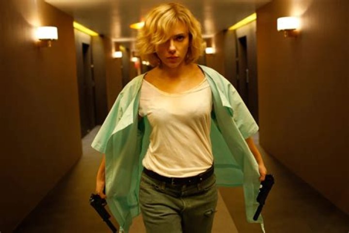 Scarlett Johansson Becomes Super-Powered Genius In New Thriller